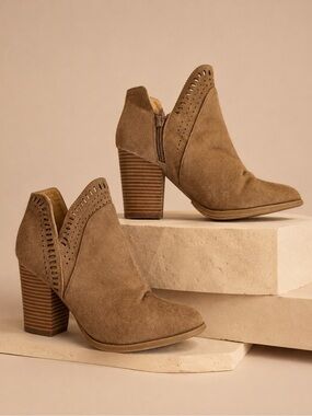Tan Suede Western Ankle Boots Cutout Block Heel Boho Cowgirl Size 7.5